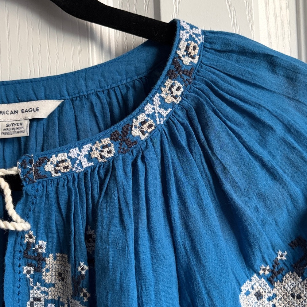 American Eagle Women's S Blue Cotton Floral Embroidered Peasant Blouse Top Boho - Picture 9 of 11